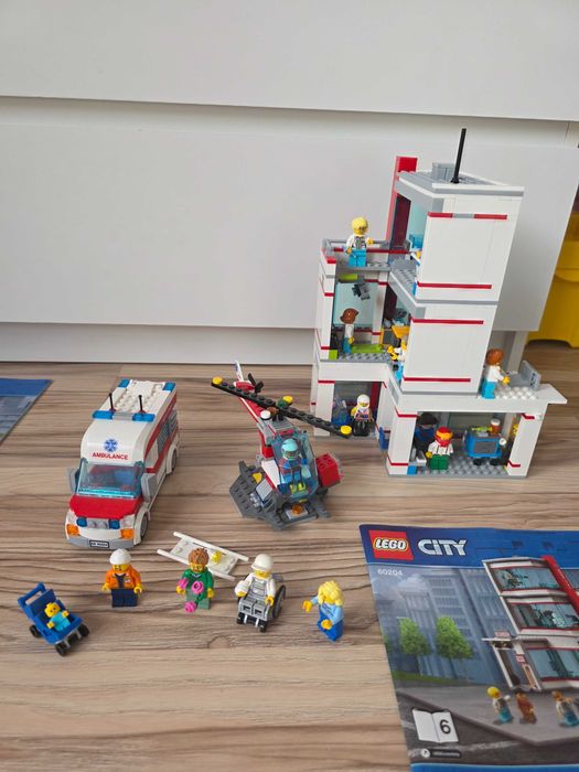 Lego City 60204 Szpital Rentgen Karetka Budynek Operacja Helikopter No