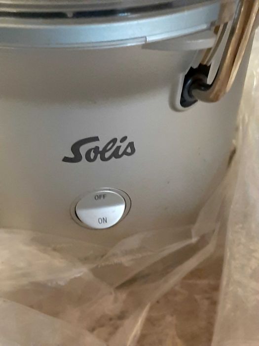 Соковижималка SOLIS.