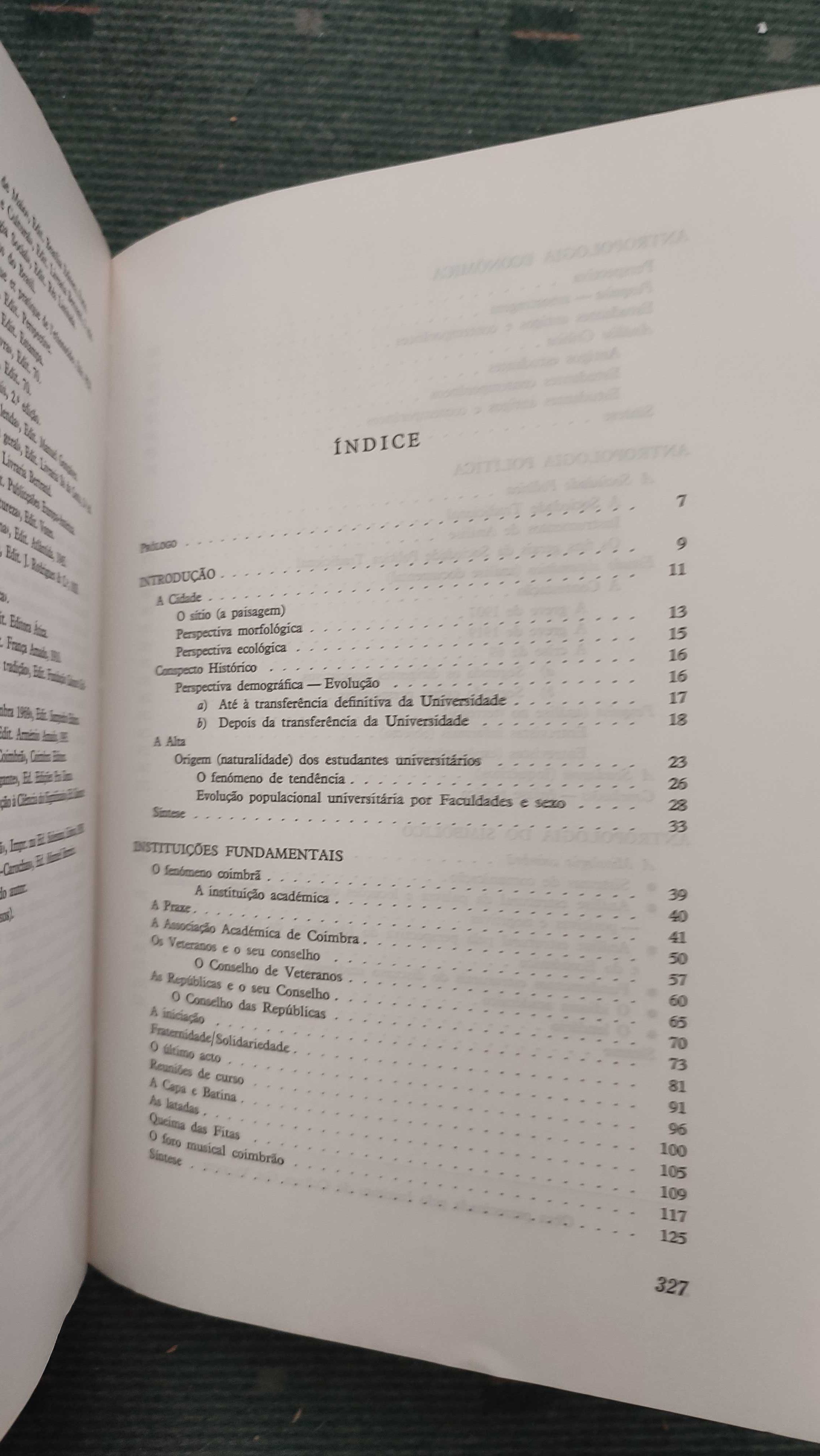 A Sociedade tradicional académica Coimbrã - António Rodrigues Lopes