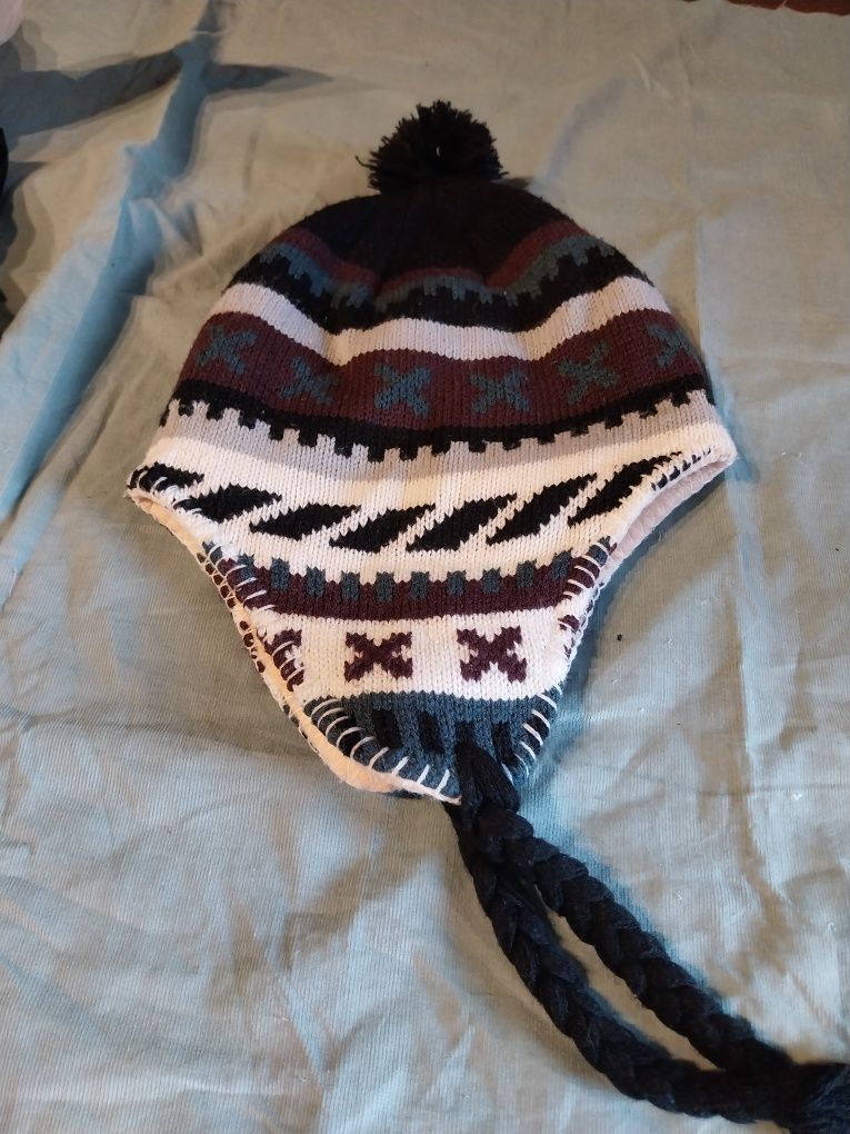 Gorro de malha forrado de tecido de pêlo quentinho