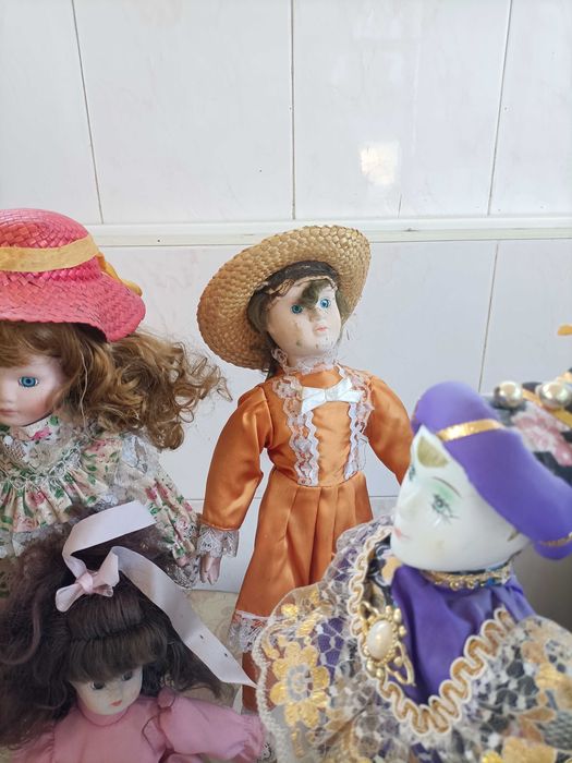 Bonecas de porcelana