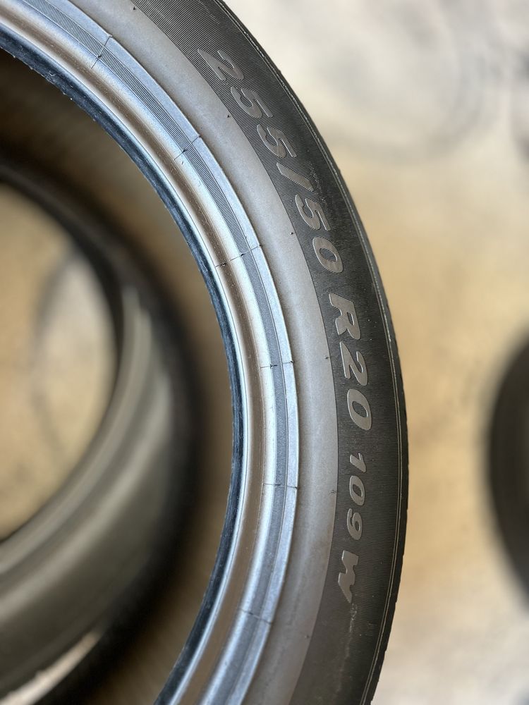 Пара літніх шин 255/50 R20 Pirelli