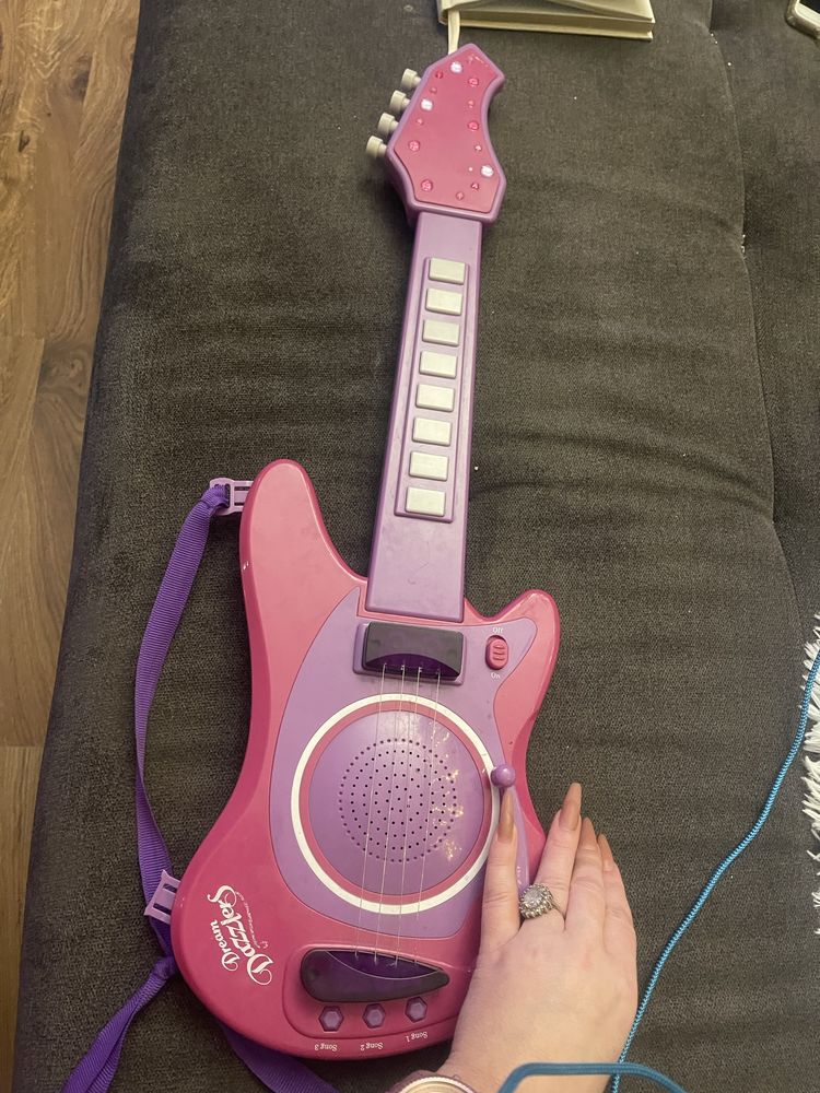 Gitara różowa dla dzieci sprawna