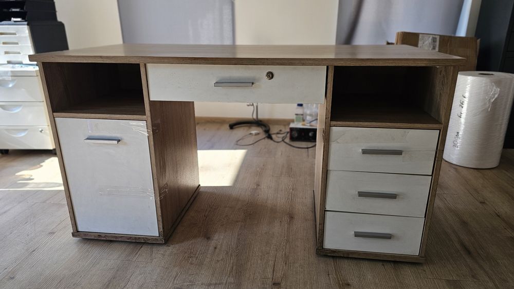 Biurko dąb sonoma 137×66.5 wys. 74