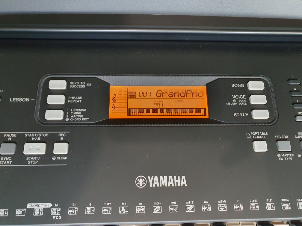 Keyboard Pianino Yamaha PSR E363 + statyw + stojak na nuty, jak nowe!