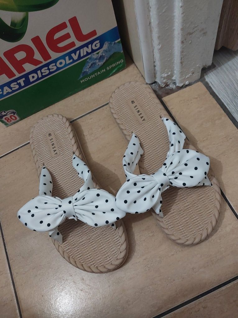 Klapki sinsay kokarda białe plecione boho
