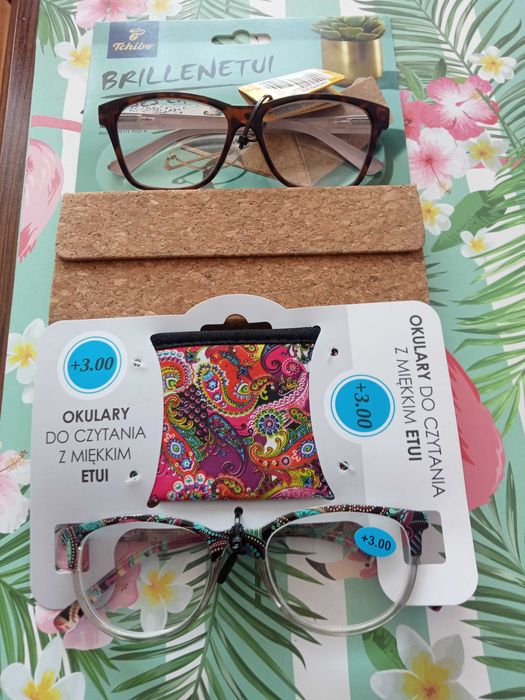 Dwa komplety okularów do czytania w miękkim etui +3