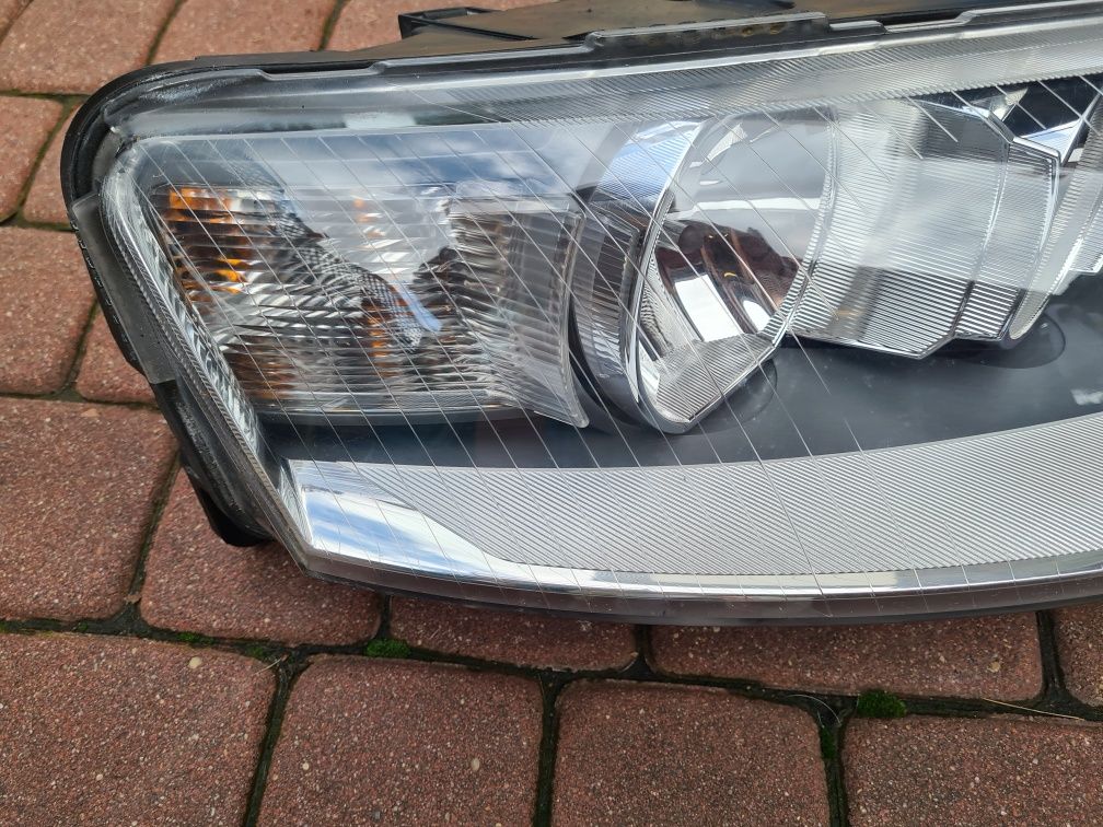 Lampa.Przednia Prawa Zwykla. AUDI a6 c6
