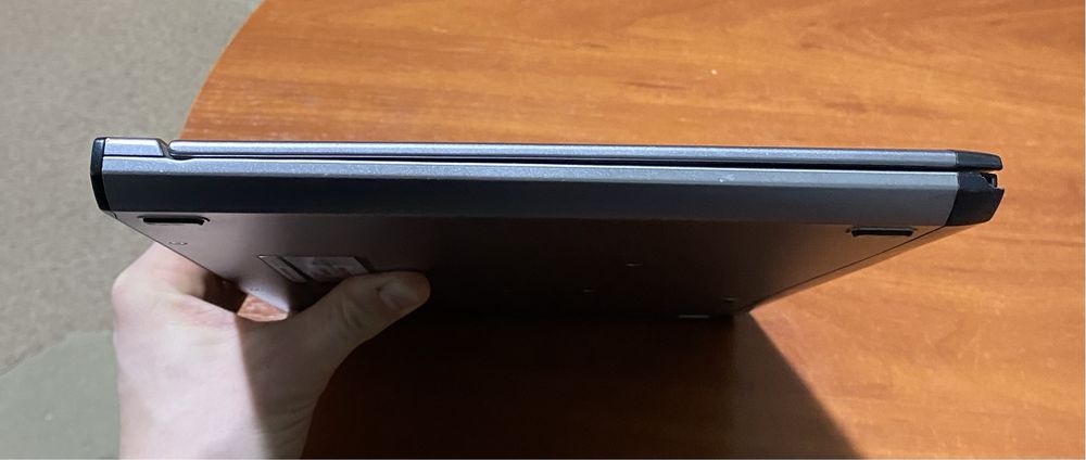 Ноутбук Dell Vostro V130 13"/ 4GB RAM/120GB SSD/i5 CPU! N2289