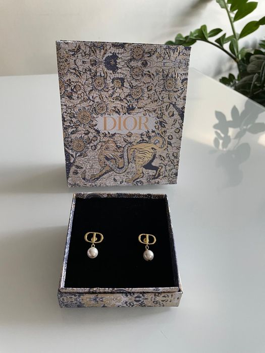 Piękne kolczyki Dior