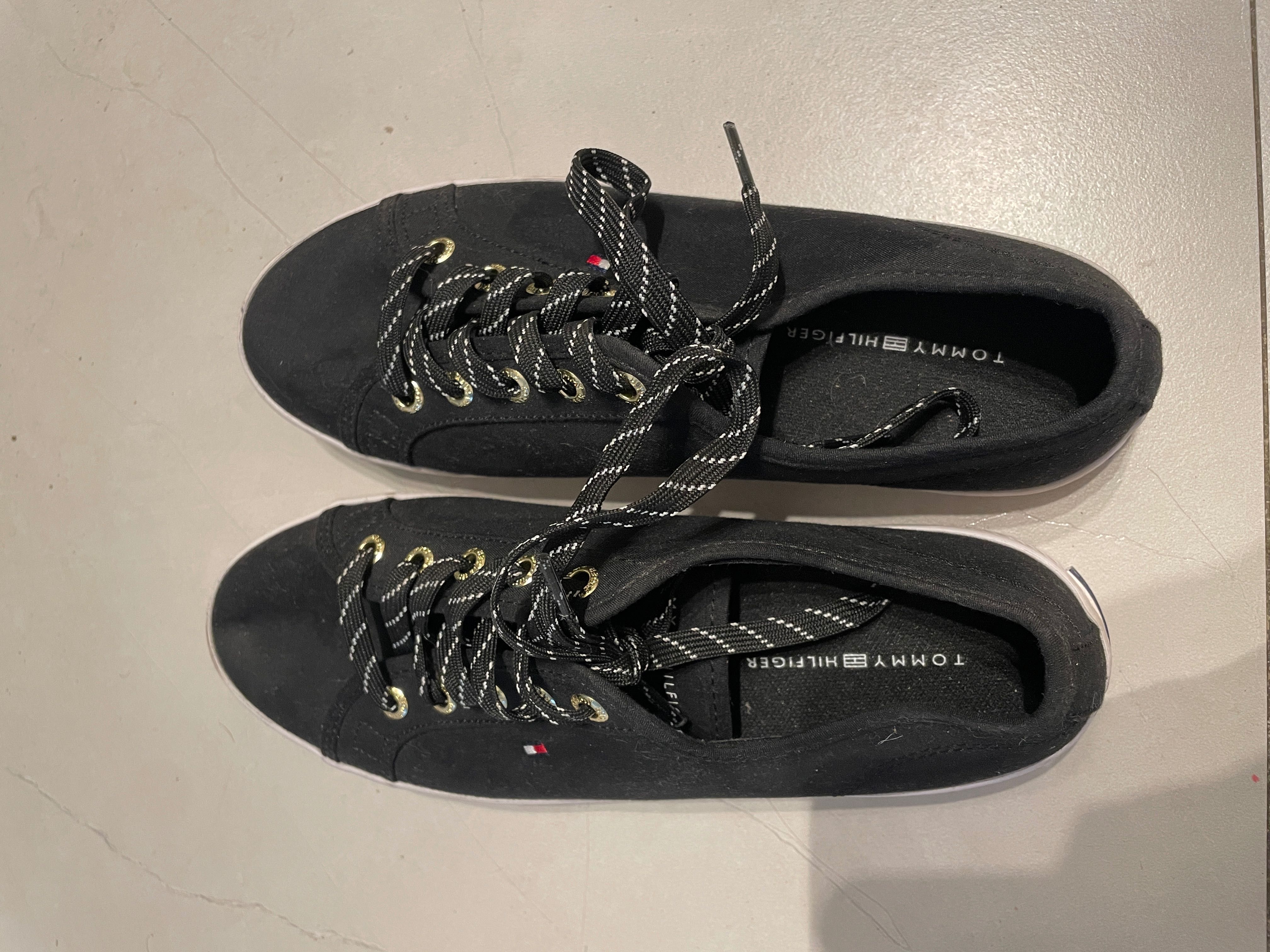 Czarne trampki damskie Tommy Hilfiger
