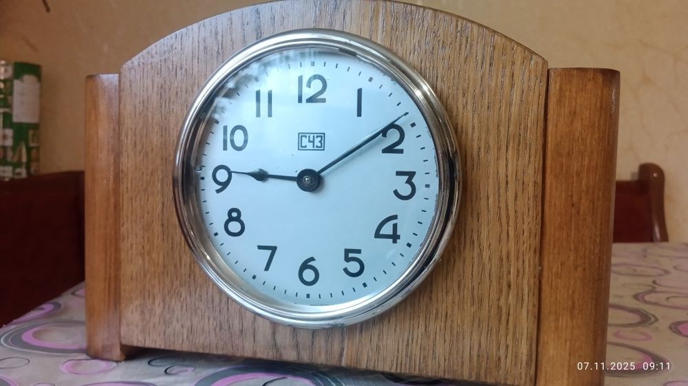 Годинник СЧЗ настільний, дерев'яний корпус 55р.в.
