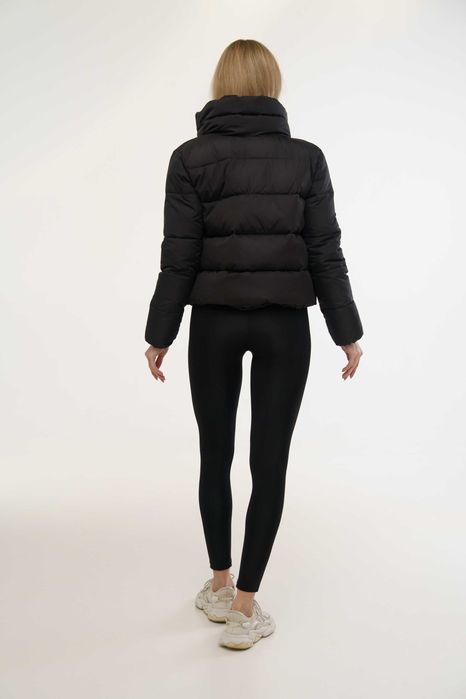 Куртка жіноча осіння коротка Nike чорна