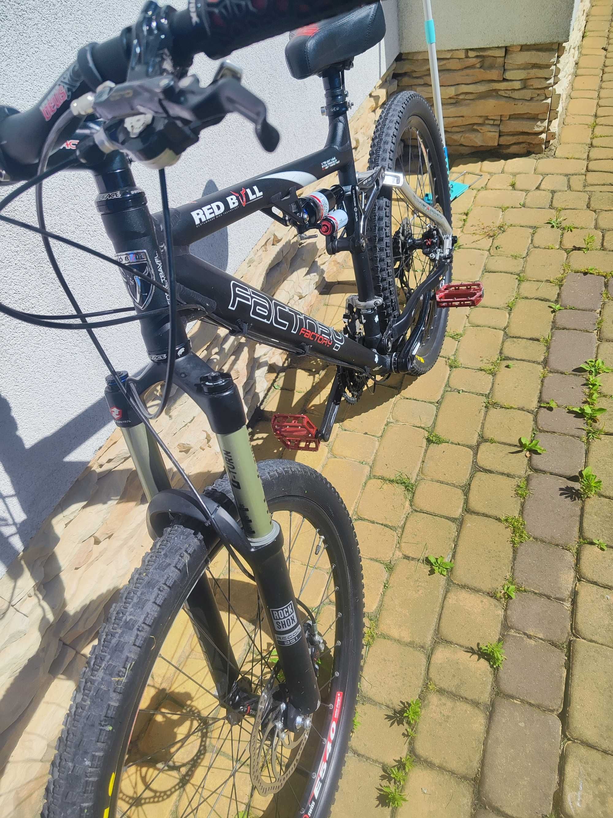 (finalna cena) Rower redbull factory full suspension stan świetny