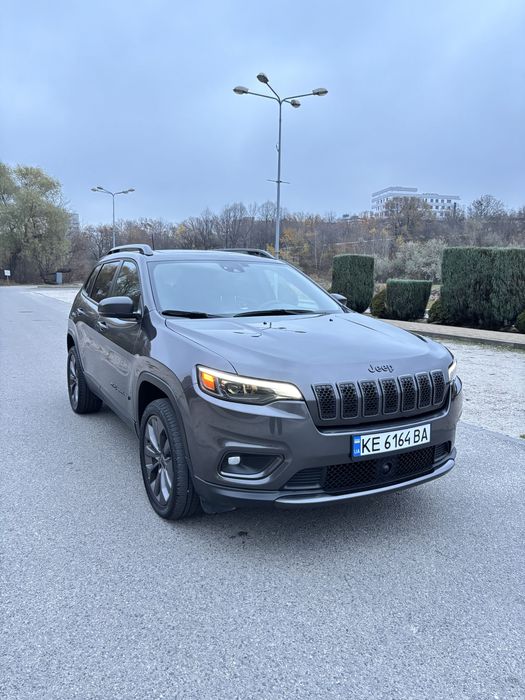 Jeep Cherokee 2021 3.2 бензин