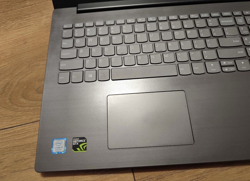 Sprzedam laptopa Lenovo ideapad 330-15ich