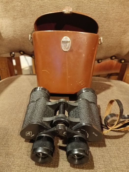 Ładna, solidna i użyteczna stara niemiecka lornetka AGFA 10x40 z etui