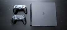 Konsola PS4  plus gry