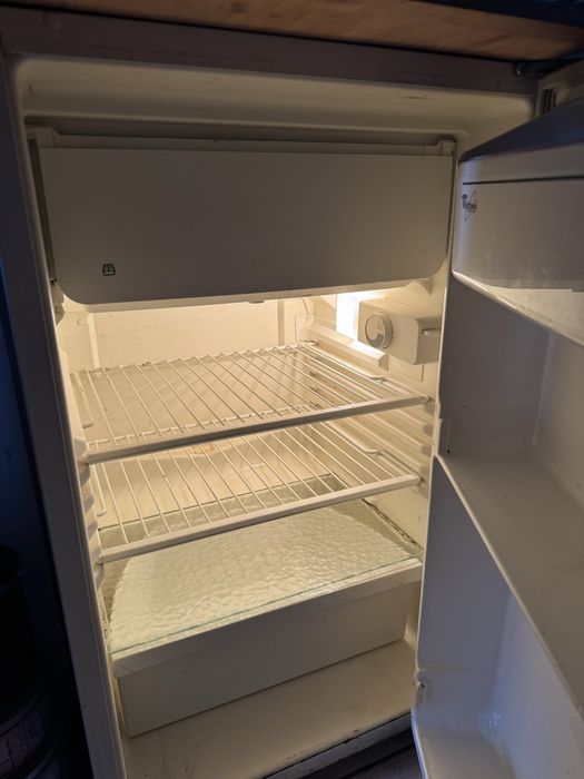 Lodówka chłodziarka whirpool wolnostojaca podblatowa