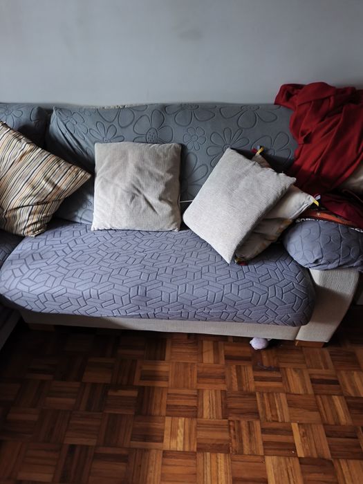 Sofá cama com chaise long