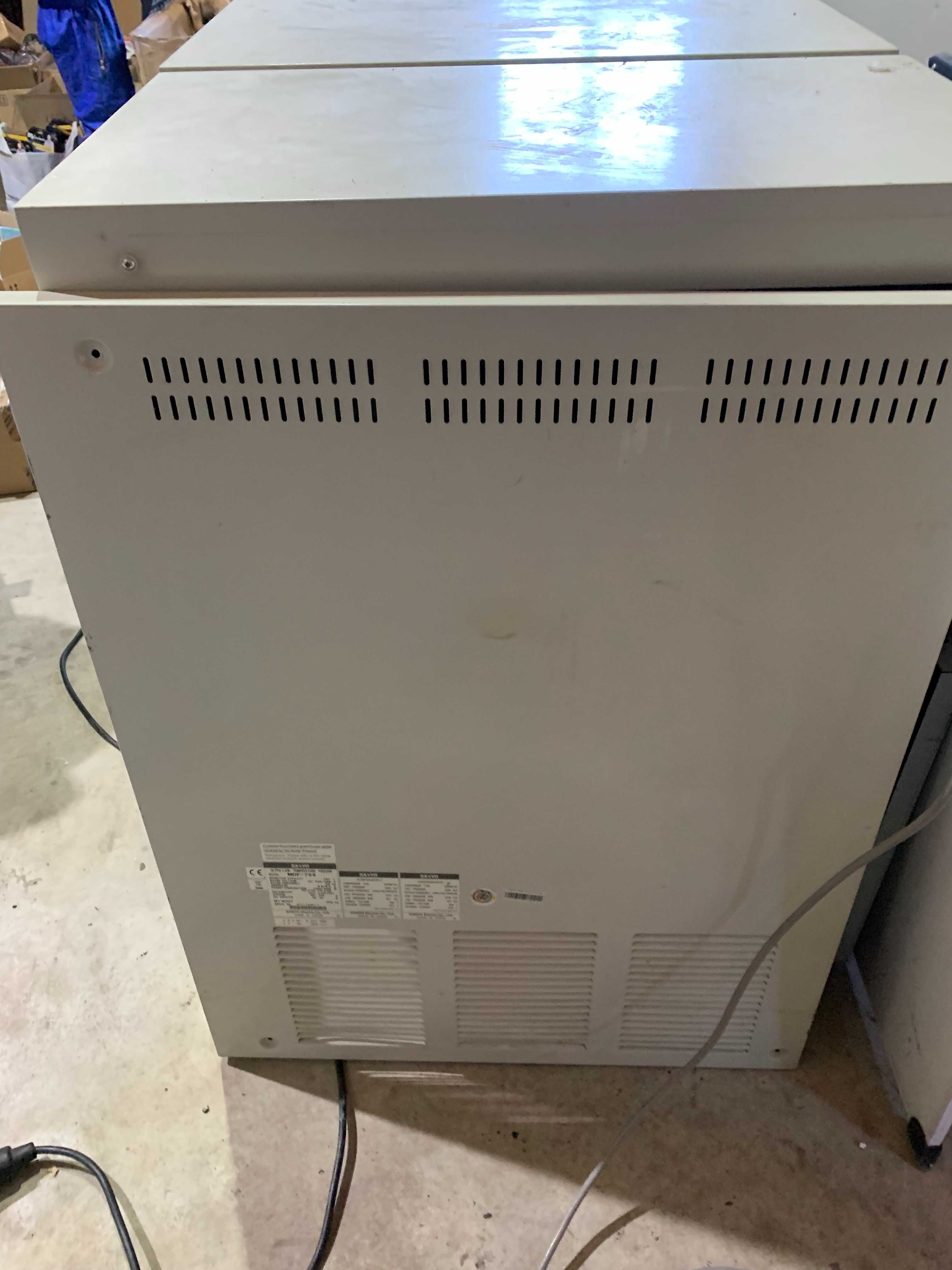Морозильная камера SANYO Ultra Low MDF-794 объем камеры 701L