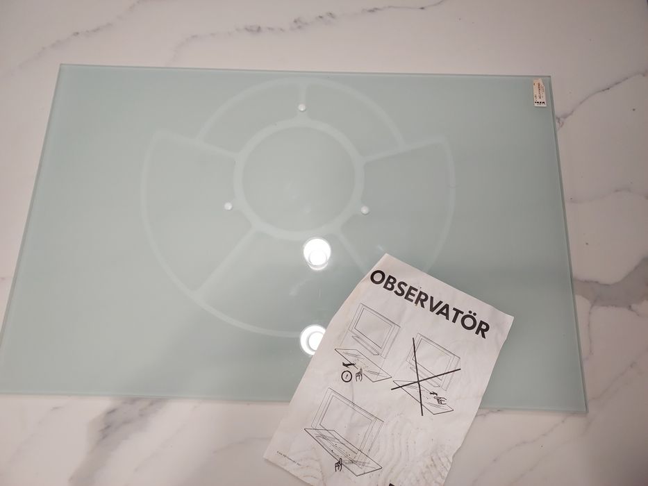 Szklana obrotowa podstawa np. pod telewizor ikea,gramofon 
Producent I