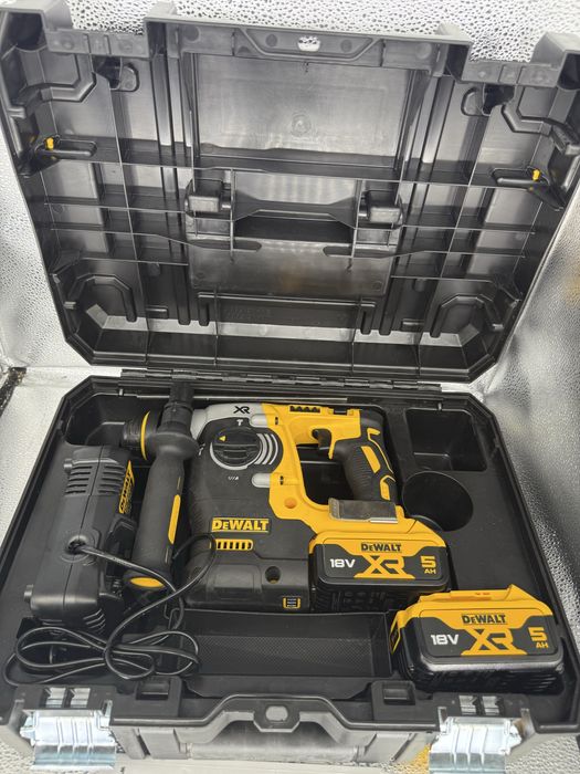 Перфоратор акумуляторний безщітковий DeWalt DCH273N