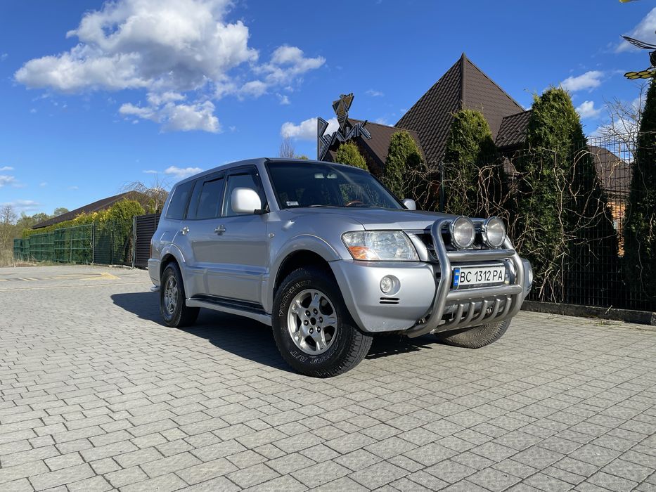 Mitsubishi Pajero wagon 3