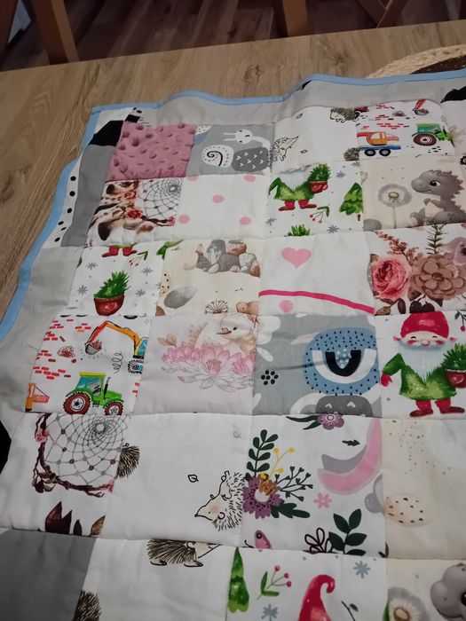 Recznie robiony kocyk dla dziecka