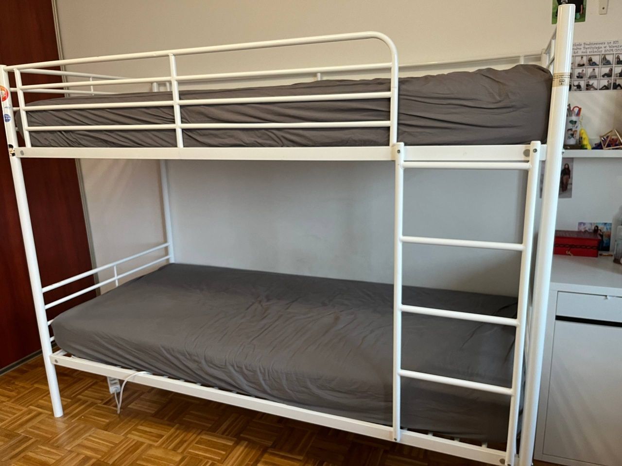 Łóżko piętrowe białe z JYSK