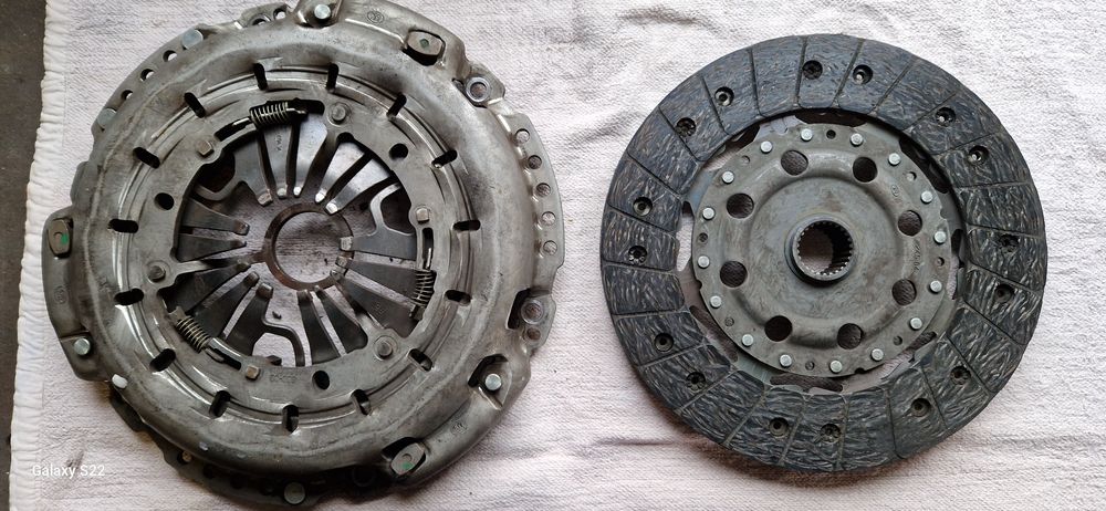 Продам комплект зчеплення та маховик OM651