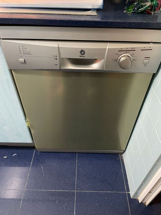 Máquina de lavar louça como nova