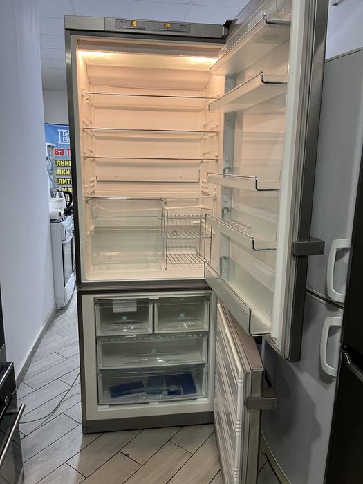 Холодильник Miele 190*70 привезений з ЄС