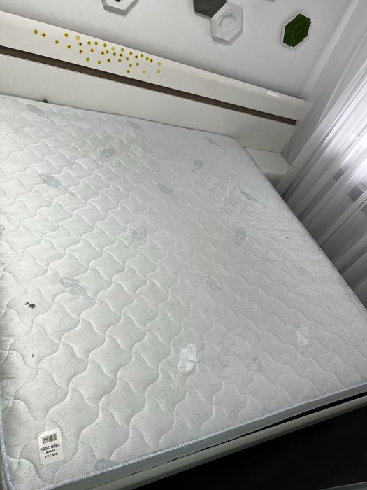 Продам ліжко двохспальне в гарному стані