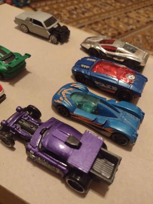 HOT WHEELS 6sztuk + niekompletny