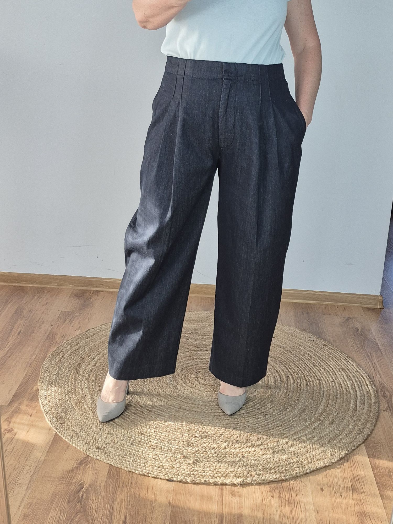 Granatowe spodnie Zara Tapered Pleated Pant z zakładkami nowe z metką