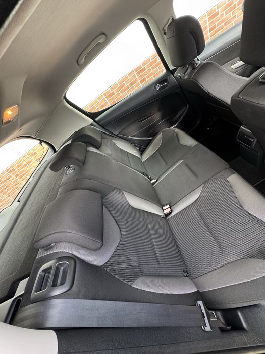 Peugeot 308 1.6 HDi • 2009 • Diesel