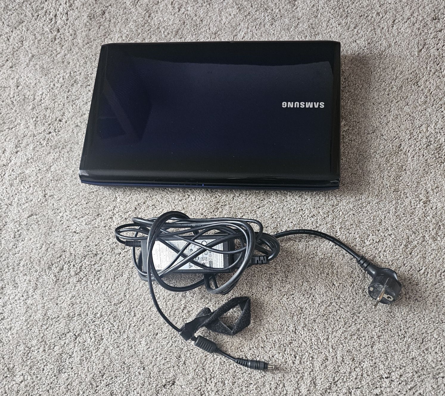 Sprzedam laptop samsung R590