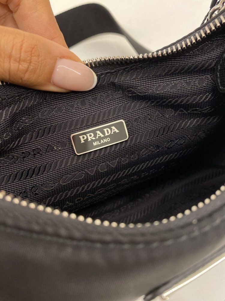 ENTRUPY Сумка Prada Re-Edition 2005 Nylon