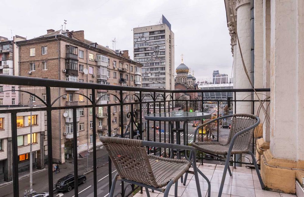 4к Жилянська 7, метро Олімпійська, Палац спорту