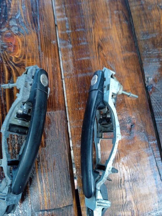 Продам передние ручки Skoda Octavia