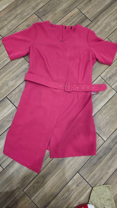 Sukienka rozowa pasek