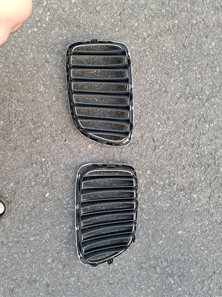 Atrapa gril komplet Bmw X1 E84 L+P