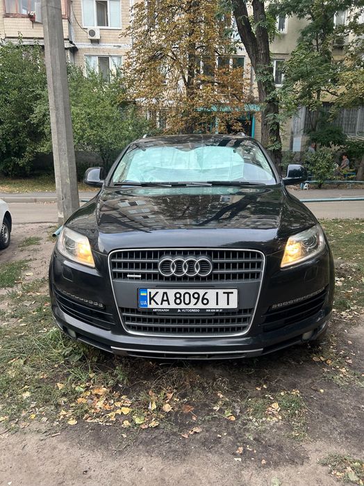 Audi Q7 хороший торг для зацікавленого покупця