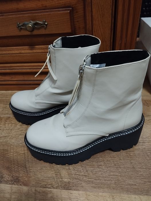 Чоботи демісезонні жіночі, 38 р