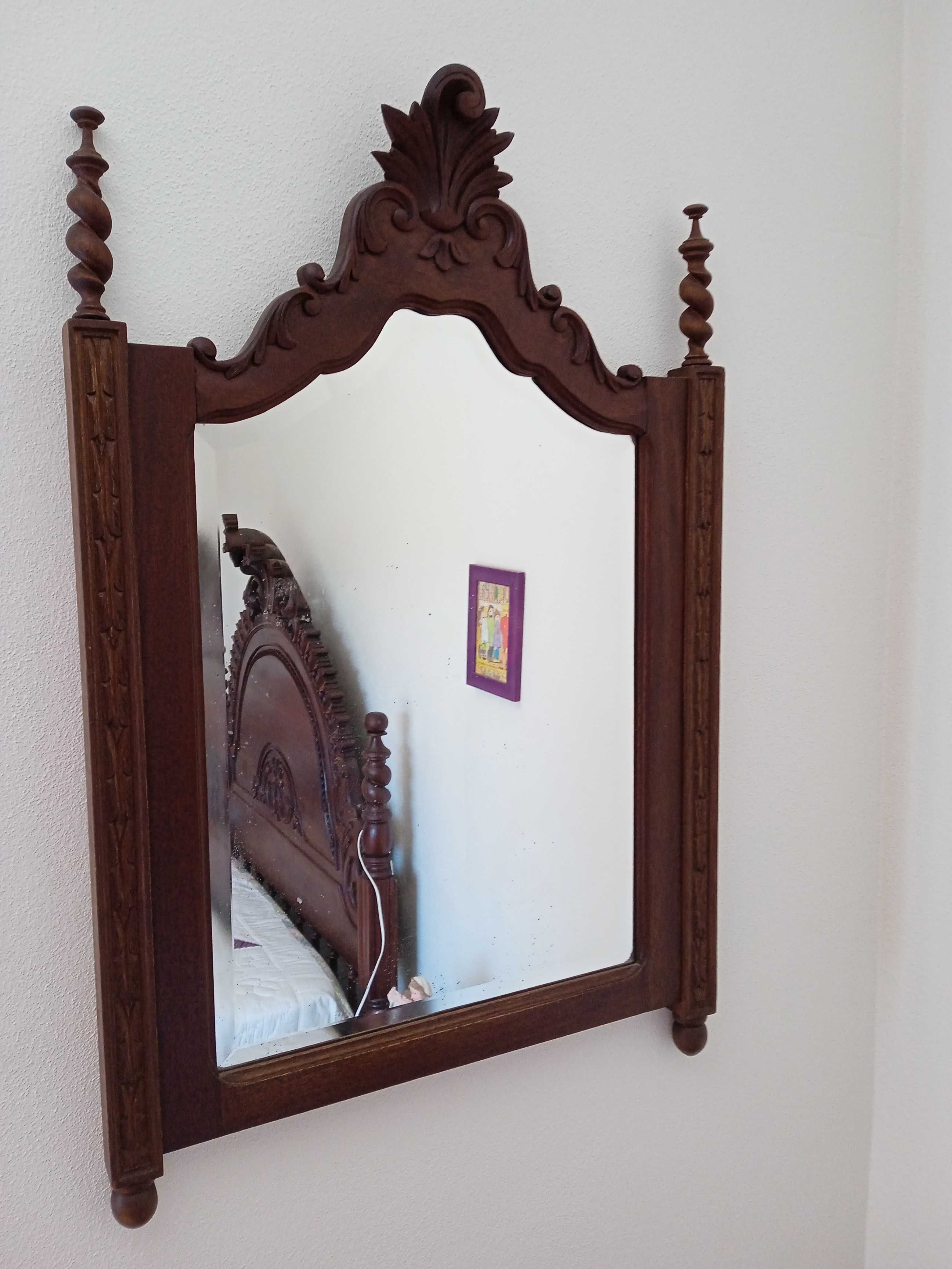 Móvel de QUARTO COMPLETO (Colchão incluído) em Nogueira