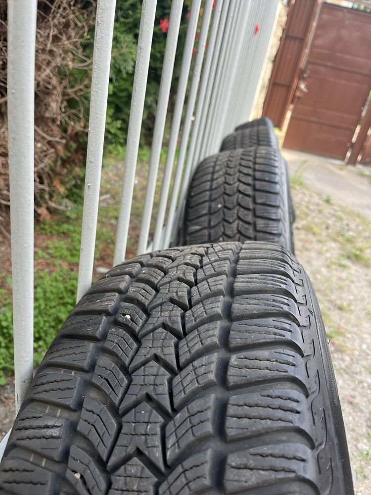 **Koła zimowe**Felgi 5x112 + opony 205/55 R16 Debica