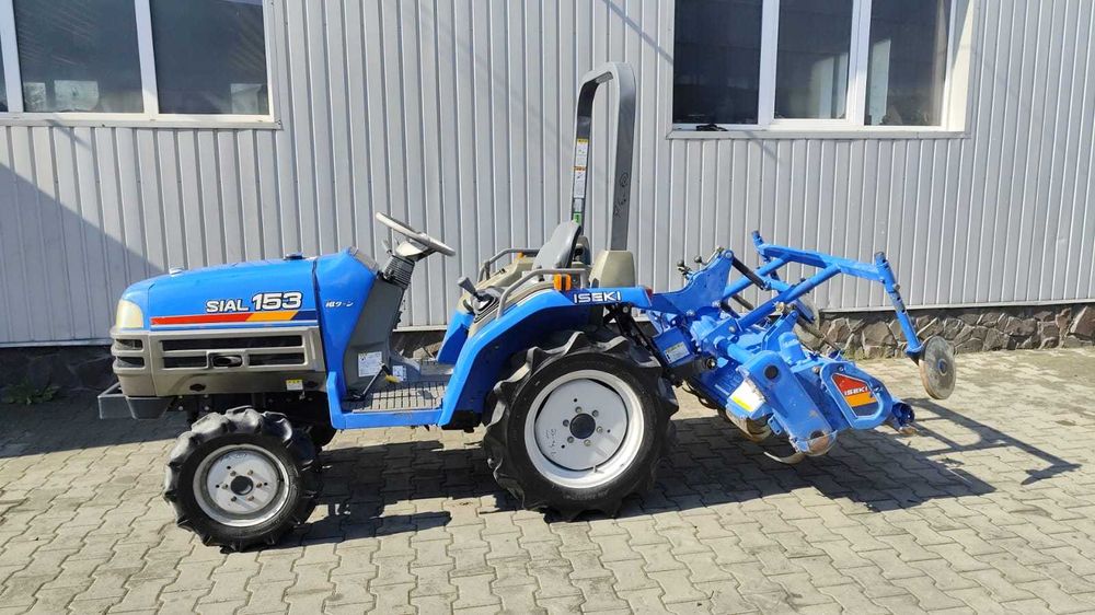 Japoński traktorek ISEKI SIAL 153 z glebogryzarką 4x4 15 KM