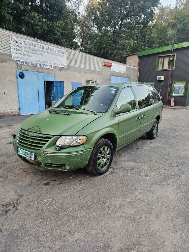 Chrysler Voyager 2005 3.8 Avtomat