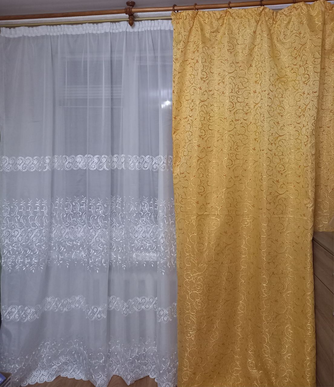Штори,тюль,гарний стан,є на різні стелі